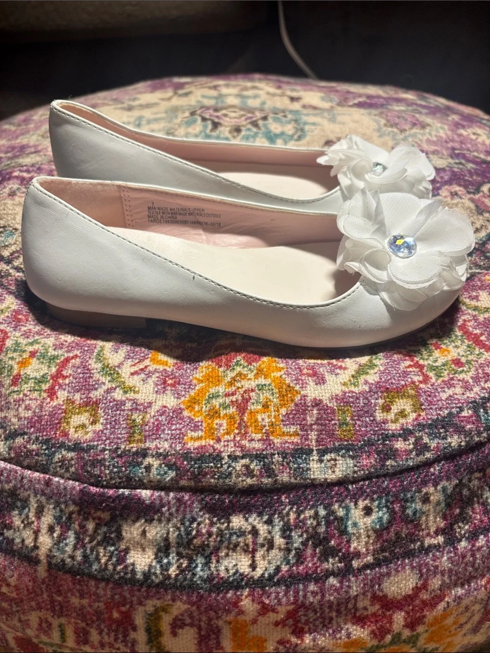 Flowers by Nina Girls White Floral Ballet Flats with Gem Accent, Size 1